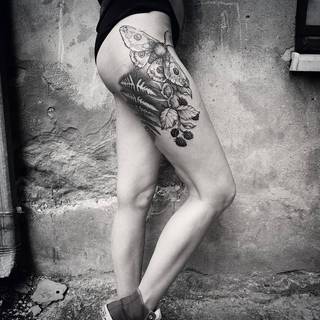 Galeria artysty: Maciej Karśnicki, Właściciel łódzkiego studia @strzygatattoo.  Maciej...