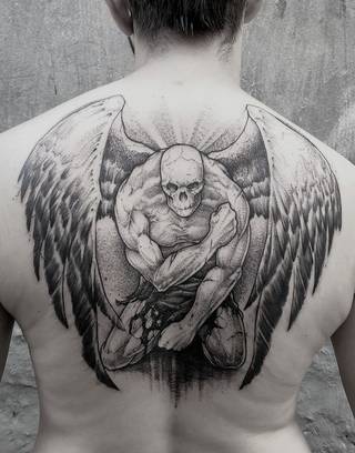 Galeria artysty: Maciej Karśnicki, Właściciel łódzkiego studia @strzygatattoo.  Maciej...