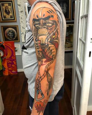 Galeria artysty: Miskacz, Miskacz jest właścicielem i tatuatorem...