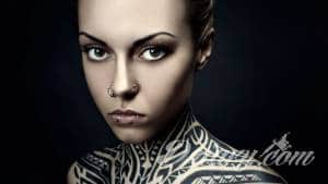 Tatuaże Piercing+ tatuaże Albo... dwa skrajnie 'różne' zdjęcia.