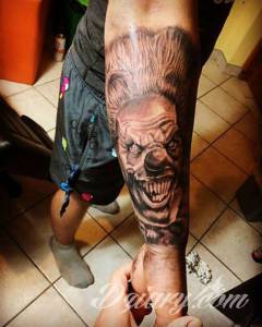 jeden z wielu;p  https://www.facebook.com/jojo.mlody/videos/2021656301387983/