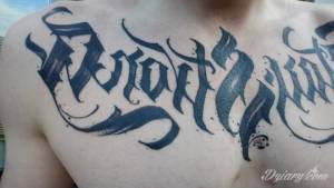 Opuchnięty tatuaż, skóra zrobiła się...