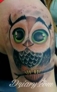 Sowa jest  symbolem proroctwa i...