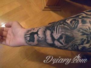 Tatuaże Zaczerwieniony tatuaż, swędząca skóra Przemywam żelem easy tattoo i...