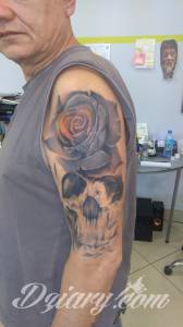 Tatuaże Pomoc przy przerobieniu tatuażu ... To mój pierwszy, stary tatuaż,...