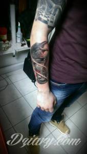 To zależy co ten tatuaż...