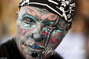 Tatuaże Piercing+ tatuaże Tutaj dodatkowo jeszcze mamy soczewki...