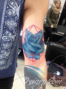 Tatuaże Tatuaż się gnoi po 6... Uczyć to sie na pewno...