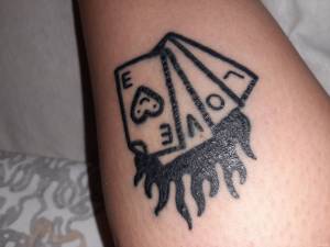 Problem z tatuazem...