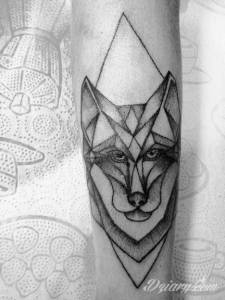 Dzien dobry, jestem początkującą tatuatorką... Szukam stażu lub pracy dla początkującej tatuatorki.