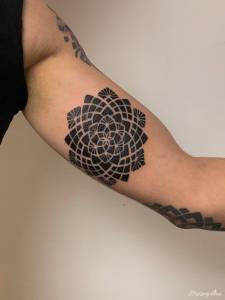 Tatuaż - etapy gojenia