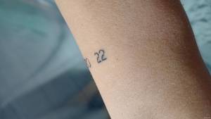 Co jest nie tak z tym tatuażem ???