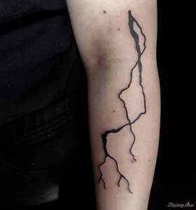 Hej! Jestem mloda pozytywna osoba,... Szukam pracy jako tatuażystka w ogolicy Kielc/Warszawy