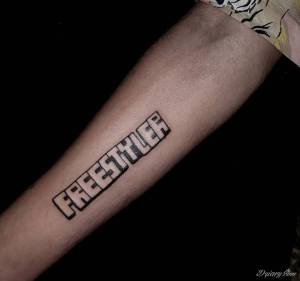 Hej! Jestem mloda pozytywna osoba,... Szukam pracy jako tatuażystka w ogolicy Kielc/Warszawy