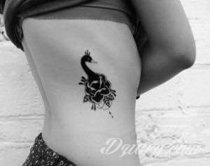 Hej, przymierzam się do zrobienia... Tatuaż na biodrze czy żebrach?