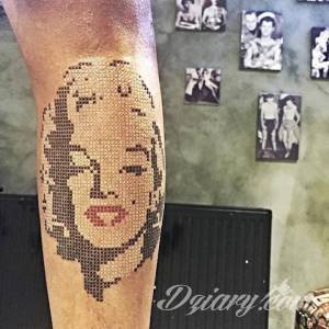 TATUOWANY HAFT KRZYŻYKOWY – EVA KRBDK