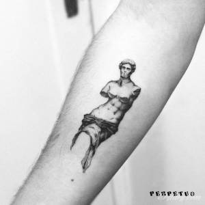 Nagość na tatuażu