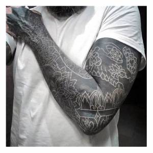 Wbicie białego tuszu na czarny