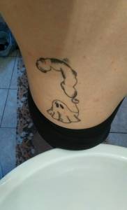 Wysypka wokół tatuażu