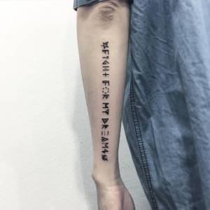 Usilnie szukam nazwy użytej tu... Czcionka ?