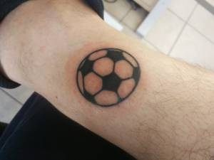 Alergia - zaczerwienienie wokół tatuażu