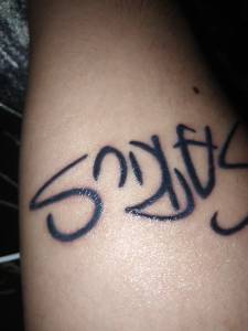 Pierwsze tattoo. Napis robiony był... Wszystko z nim git?