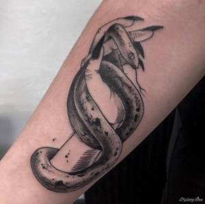 ŚWIEŻY TATUAŻ – I JAK GO NIE ZRUJNOWAĆ? 