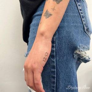 Anioł numer 1212 jako tatuaż. Nowy trend?