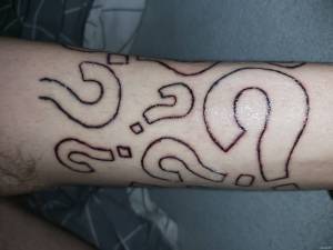 Zaczerwienione wokół konturu