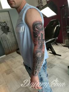 Witam. Mam problem co wymyślić... Szukam inspiracji na dalszą część tatuażu