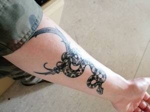 Witam, tatuaż robiony 7 dni... Wysypka? Potówki?