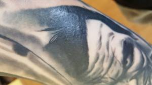 Wypukłe miejsca po strupach 