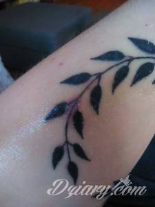 Dziwne krostki na tatuażu 