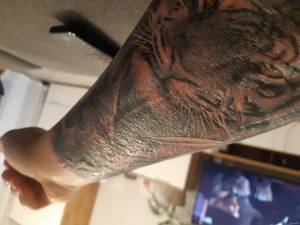 Gojenie się tatuażu.