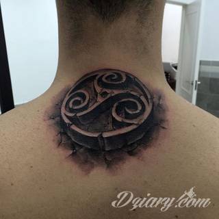 Tatuaże 3D intrygujące oko i prowadzące do swoistej gry ze zmysłami. Wzory, które na skórze łączą realizm i abstrakcję; graniczą z animacją i zachwycają doskonałością odwzorowania. Trójmiarowe tatuaże zadziwiają drobiazgowością kształtów i nadzwyczajną precyzją realizacji.