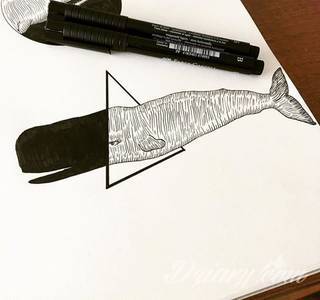 Tatuaże 3D intrygujące oko i prowadzące do swoistej gry ze zmysłami. Wzory, które na skórze łączą realizm i abstrakcję; graniczą z animacją i zachwycają doskonałością odwzorowania. Trójmiarowe tatuaże zadziwiają drobiazgowością kształtów i nadzwyczajną precyzją realizacji.