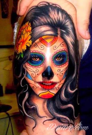 Tatuaże 3D intrygujące oko i prowadzące do swoistej gry ze zmysłami. Wzory, które na skórze łączą realizm i abstrakcję; graniczą z animacją i zachwycają doskonałością odwzorowania. Trójmiarowe tatuaże zadziwiają drobiazgowością kształtów i nadzwyczajną precyzją realizacji.