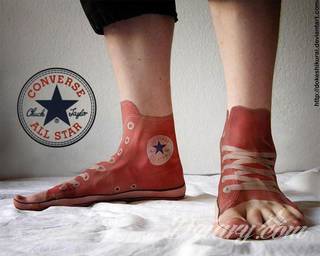 Tatuaże 3D intrygujące oko i prowadzące do swoistej gry ze zmysłami. Wzory, które na skórze łączą realizm i abstrakcję; graniczą z animacją i zachwycają doskonałością odwzorowania. Trójmiarowe tatuaże zadziwiają drobiazgowością kształtów i nadzwyczajną precyzją realizacji.