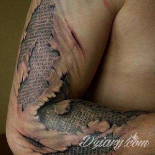 Tatuaże 3D intrygujące oko i prowadzące do swoistej gry ze zmysłami. Wzory, które na skórze łączą realizm i abstrakcję; graniczą z animacją i zachwycają doskonałością odwzorowania. Trójmiarowe tatuaże zadziwiają drobiazgowością kształtów i nadzwyczajną precyzją realizacji.