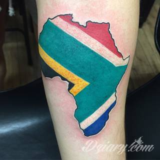 Tatuaże z klimatem Afryki - nie tylko dla miłośników Czarnego Lądu. Intrygują symboliką, zwracają uwagę niebanalną kolorystyką i doskonale oddają charakter nie tylko plemiennej przynależności społecznej.