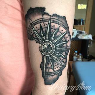 Tatuaże z klimatem Afryki - nie tylko dla miłośników Czarnego Lądu. Intrygują symboliką, zwracają uwagę niebanalną kolorystyką i doskonale oddają charakter nie tylko plemiennej przynależności społecznej.