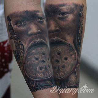 Tatuaże z klimatem Afryki - nie tylko dla miłośników Czarnego Lądu. Intrygują symboliką, zwracają uwagę niebanalną kolorystyką i doskonale oddają charakter nie tylko plemiennej przynależności społecznej.