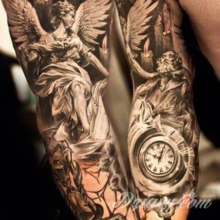 Anioły niczym z baśni, ale również te upadłe, niepokojąco groźne - takie tatuaże rozbudzają wyobraźnię! Anielskie wzory to różnorodność form, ale niezmienne podkreślanie starannej kreski. Doskonale sprawdzają się na męskim ciele, gdzie tworzą ciekawy kontrast.