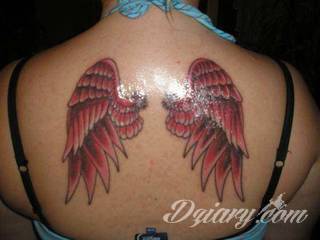 Anioły niczym z baśni, ale również te upadłe, niepokojąco groźne - takie tatuaże rozbudzają wyobraźnię! Anielskie wzory to różnorodność form, ale niezmienne podkreślanie starannej kreski. Doskonale sprawdzają się na męskim ciele, gdzie tworzą ciekawy kontrast.