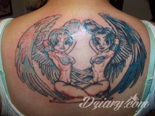 Anioły niczym z baśni, ale również te upadłe, niepokojąco groźne - takie tatuaże rozbudzają wyobraźnię! Anielskie wzory to różnorodność form, ale niezmienne podkreślanie starannej kreski. Doskonale sprawdzają się na męskim ciele, gdzie tworzą ciekawy kontrast.