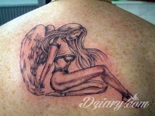 Anioły niczym z baśni, ale również te upadłe, niepokojąco groźne - takie tatuaże rozbudzają wyobraźnię! Anielskie wzory to różnorodność form, ale niezmienne podkreślanie starannej kreski. Doskonale sprawdzają się na męskim ciele, gdzie tworzą ciekawy kontrast.