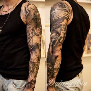 Anioły niczym z baśni, ale również te upadłe, niepokojąco groźne - takie tatuaże rozbudzają wyobraźnię! Anielskie wzory to różnorodność form, ale niezmienne podkreślanie starannej kreski. Doskonale sprawdzają się na męskim ciele, gdzie tworzą ciekawy kontrast.