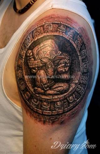 Tatuaże o niesamowitej drobiazgowości; starożytne wzory robiące wrażenie - zarówno małe jak i zajmujące kilkanaście lub więcej centymetrów. Tatuaże nawiązujące do świata Majów i czasów konkwisty to mnogość azteckich detali.