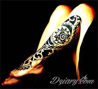 Tatuaże o niesamowitej drobiazgowości; starożytne wzory robiące wrażenie - zarówno małe jak i zajmujące kilkanaście lub więcej centymetrów. Tatuaże nawiązujące do świata Majów i czasów konkwisty to mnogość azteckich detali.