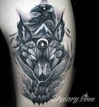 Białe tatuaże wyglądające np. na dłoni niczym delikatna, koronkowa rękawiczka. Świetne wzory dla kobiet dbających o nieprzeciętny image. Białe tatuaże o różnorodnym poziomie detali pozwalają na ozdobienie skóry w sposób subtelny i ujęty w formie symbolu.